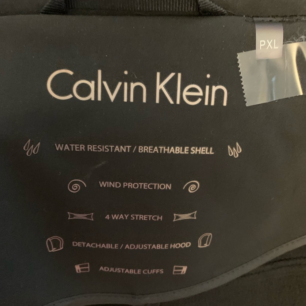Calvin Klein - Picture 3 of 12